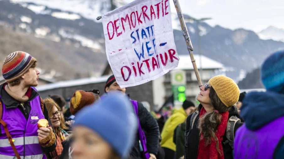 Trump à Davos renforce la manifestation contre le WEF
