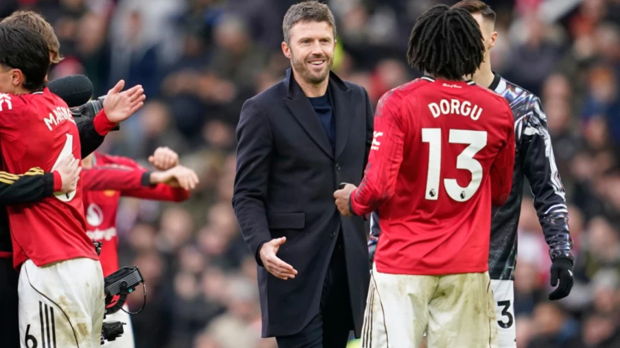 Premier League: Michael Carrick et Manchester United battent City 2-0