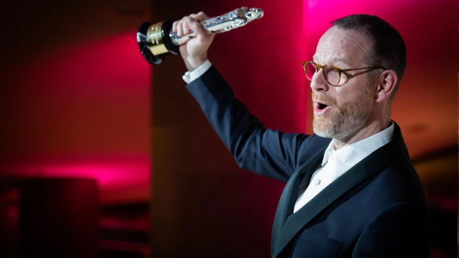 Joachim Trier remporte six European Film Awards pour Sentimental Value