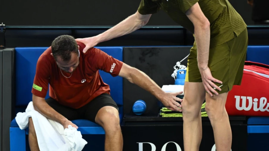 Open d'Australie: Sinner qualifié après l'abandon d'Hugo Gaston