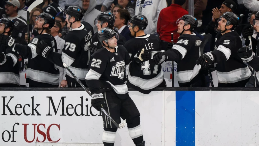 Kevin Fiala (700e match, 2 pts) guide les Kings à une victoire 4-3