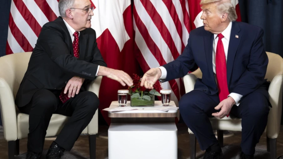 Guy Parmelin a rencontré Donald Trump à Davos sur les droits douaniers