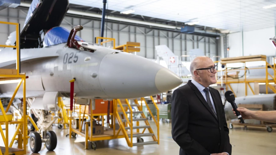 Surcoûts et retards dans la construction des hangars F-35 en Suisse