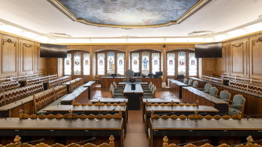 Au Grand Conseil fribourgeois, des élèves des CO débattent de l'école