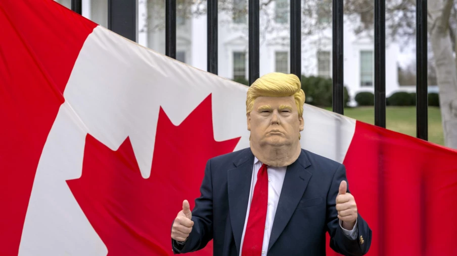 Trump menace le Canada de tarifs à 100% si Ottawa s'ouvre à la Chine