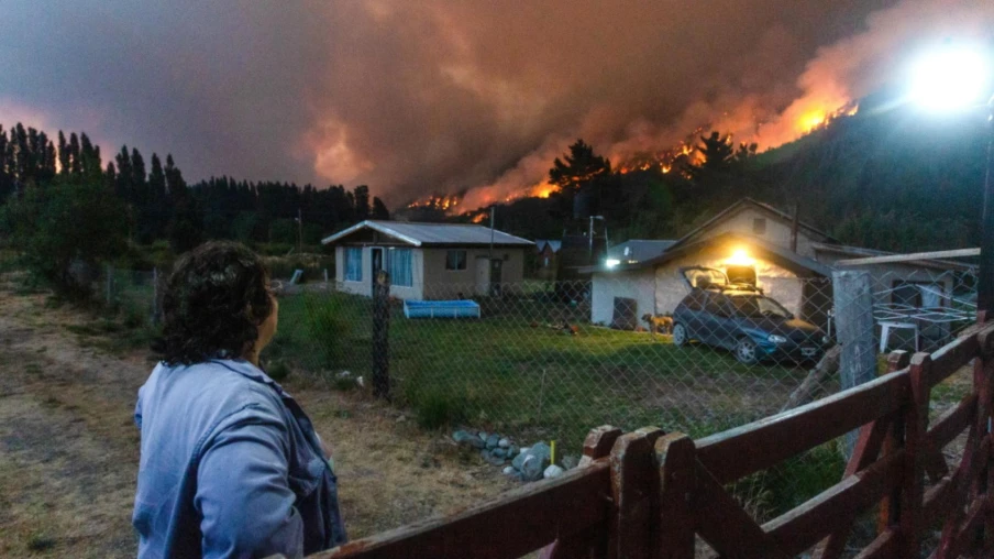 Incendies en Patagonie argentine : climat extrême complique la lutte