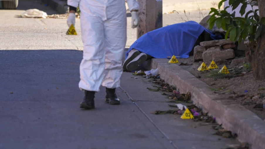 Mexique : 11 morts dans une attaque armée sur un terrain à Salamanca