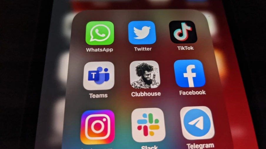 France: interdiction des réseaux sociaux aux moins de 15 ans