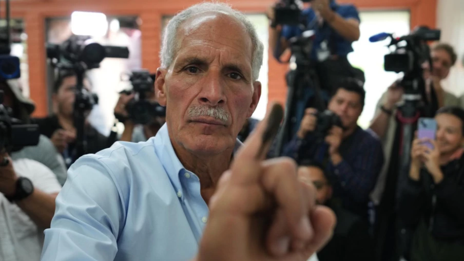 Honduras : Nasry Asfura investi président, soutenu par Trump