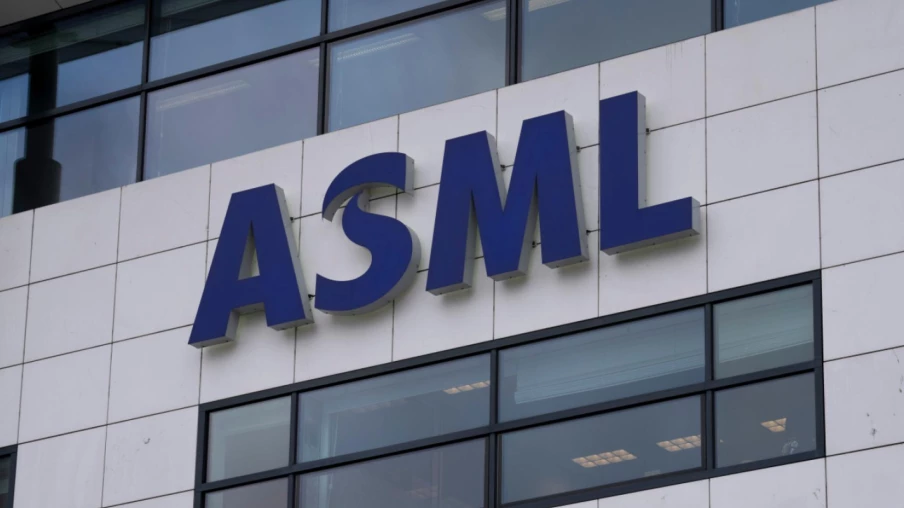 ASML : bénéfice 2025 en forte hausse, 1 700 postes supprimés