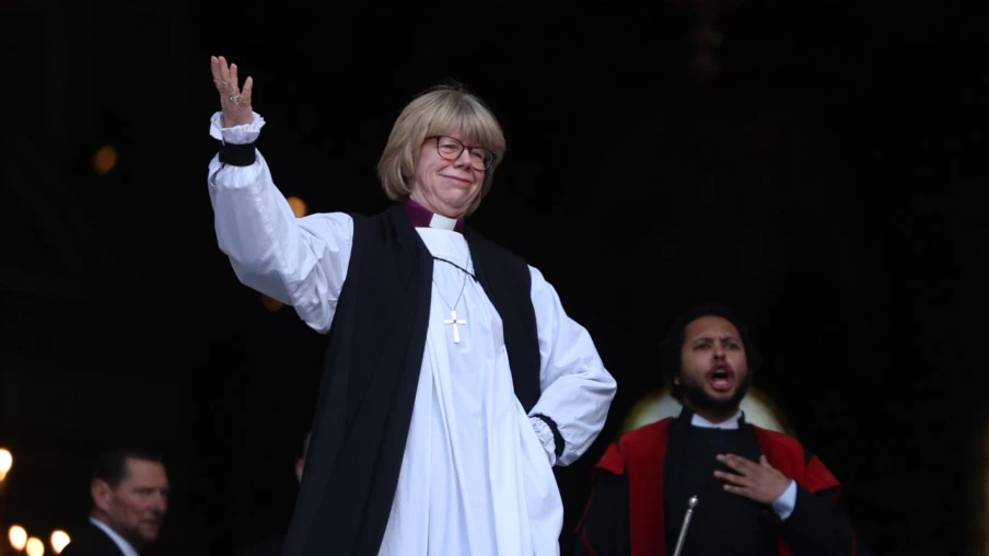 Sarah Mullally, première femme archevêque de Canterbury