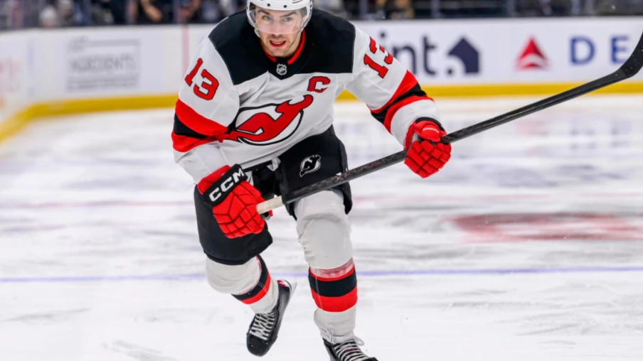 Hischier offre la victoire aux Devils face aux Preds en prolongation