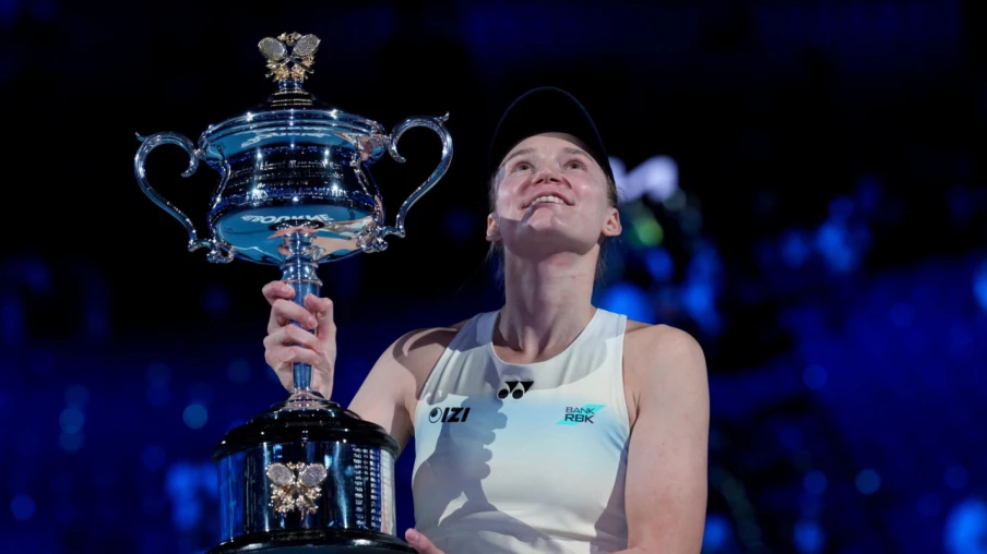 Rybakina bat Sabalenka et remporte l'Open d'Australie