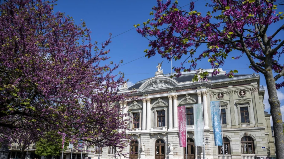 Le Grand Théâtre vend 15 000 costumes au public ce week-end