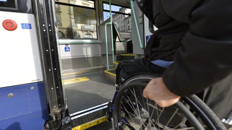 Vaud alloue 24,7 millions pour mettre aux normes les arrêts de bus PMR