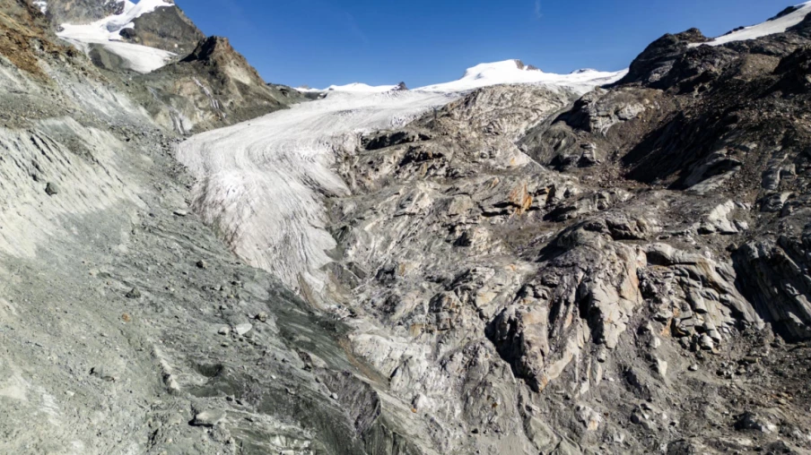 Exposition Pyxis à Lausanne interroge l'avenir des neiges éternelles