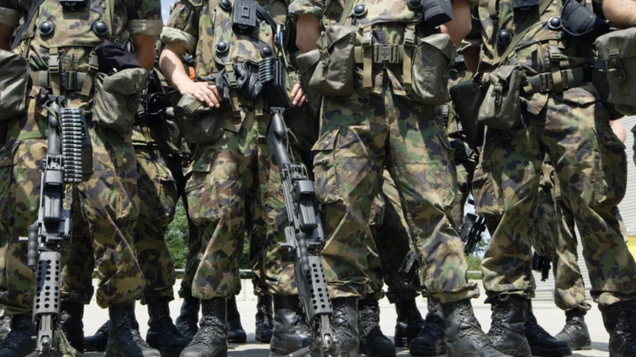 Méningite à l'école de recrues d'Emmen : 120 recrues retenues