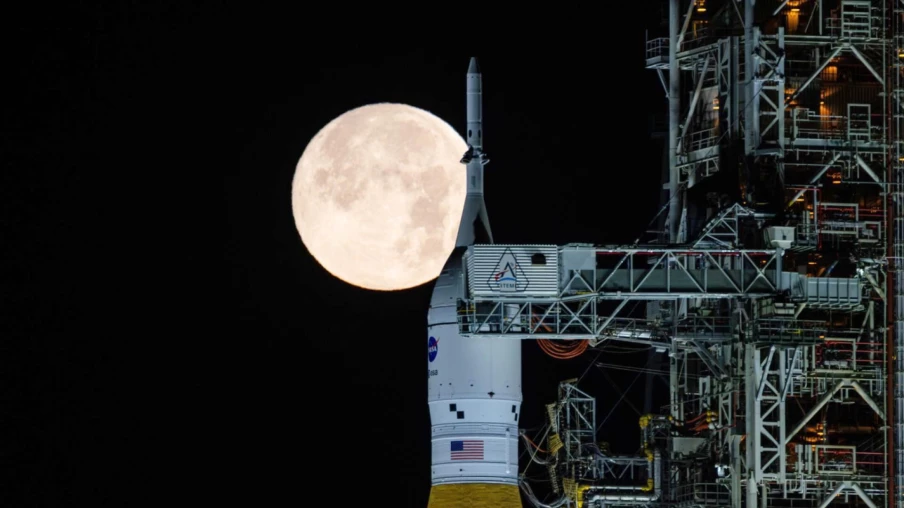 SpaceX privilégie une base lunaire avant la colonisation de Mars