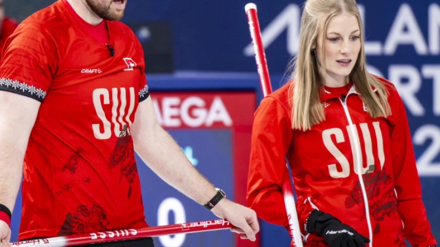 Curling double mixte olympique : Schwaller battus 8-4 par le Canada