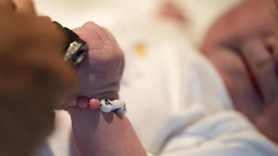 Aliments pour bébés en Suisse : rappels et enquête sur le céréulide