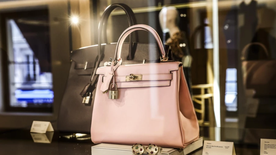 Hermès : bénéfice net 2025 à 4,5 Mds€ malgré surtaxe exceptionnelle