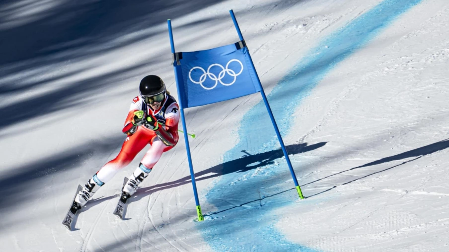 Géant dames olympique à Cortina: Brignone domine, Rast 12e