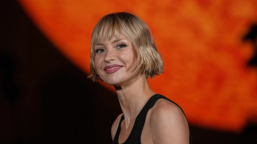 Angèle dément évasion fiscale en France et assure payer en Belgique