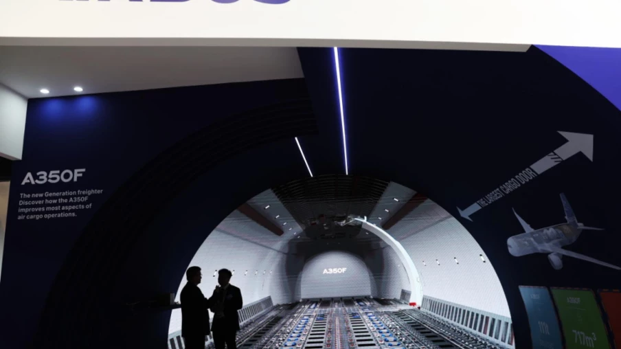 Airbus vise 870 livraisons d'avions commerciaux en 2026, un record