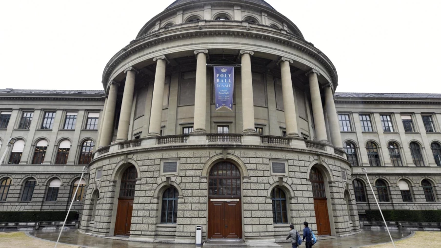 L'EPFZ doit examiner deux demandes d'égalité salariale