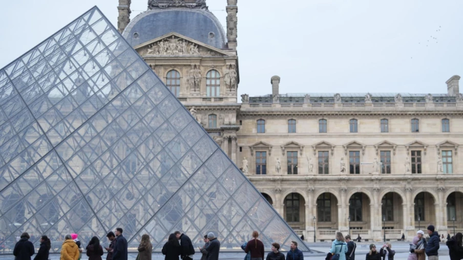 L'État doit reprendre la main sur le Louvre pour la sécurité du musée