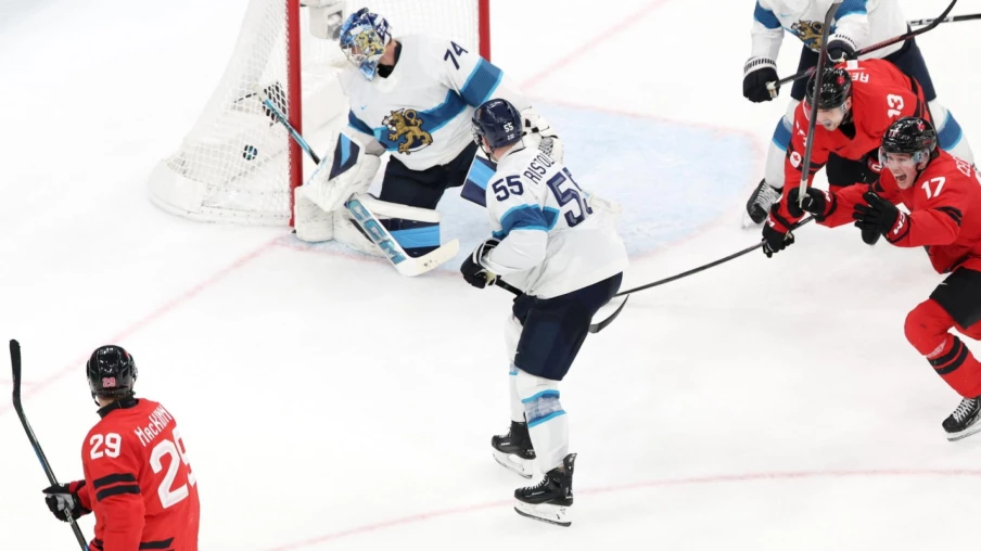 Hockey sur glace: le Canada bat la Finlande au bout du suspense