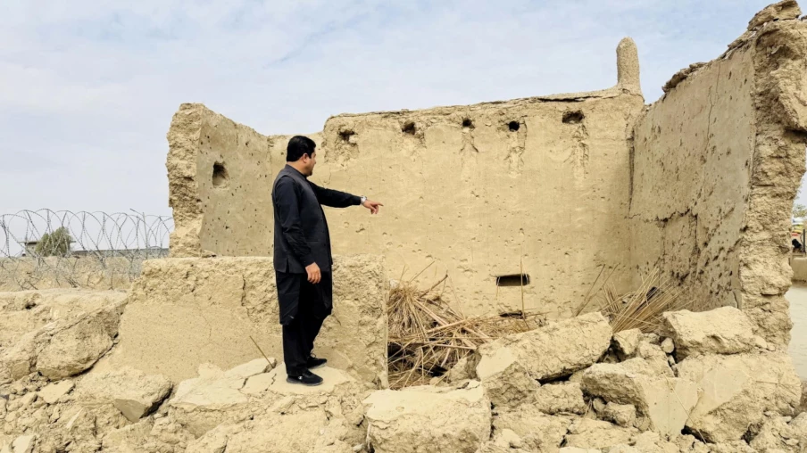 Pakistan frappe sept camps "terroristes" en Afghanistan, dizaines de morts