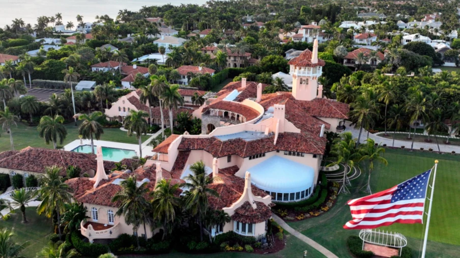 Un homme tué après s'être introduit dans la résidence de Trump