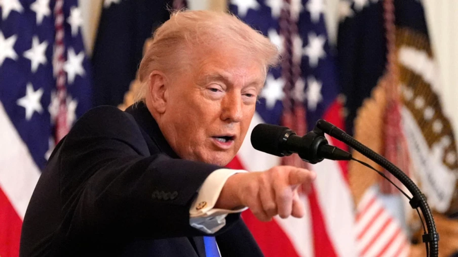 États-Unis: nouvelle surtaxe douanière mondiale de 10% en vigueur