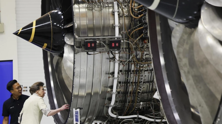 Rolls-Royce : bénéfice net plus que doublé en 2025, ventes en hausse