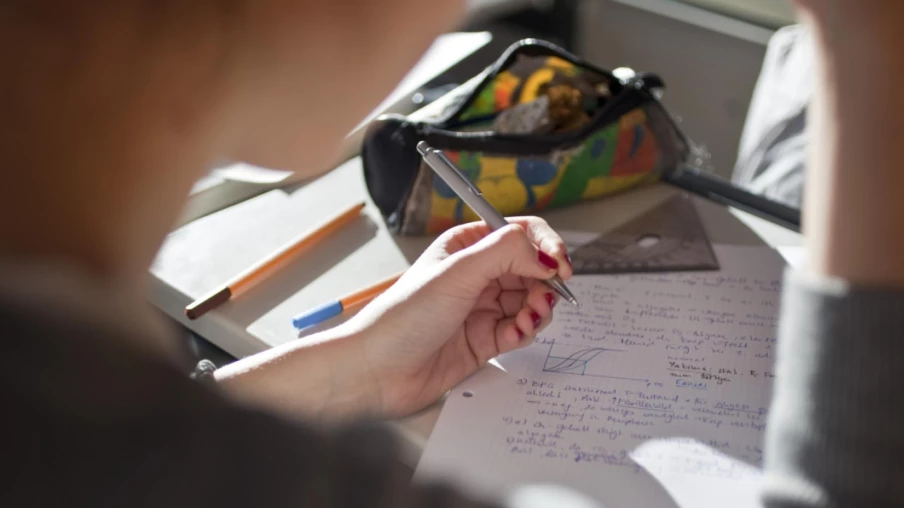 Fribourg adopte Matu2027: maturité gymnasiale, bilinguisme et sciences