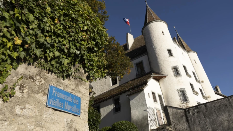 Jean Lurçat au Château de Nyon : tapisseries, céramiques et estampes