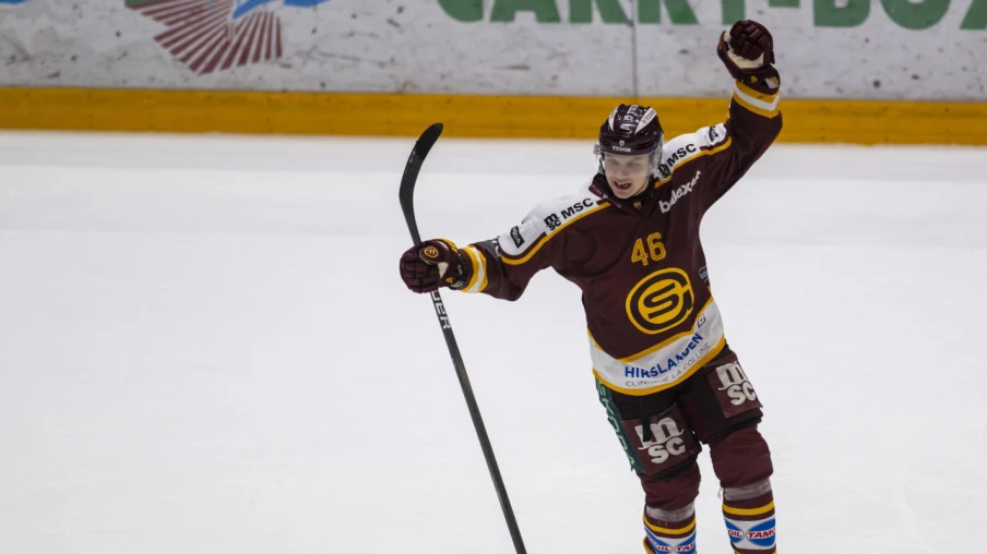 Genève-Servette bat Berne 4-3 ap et vise les play-offs