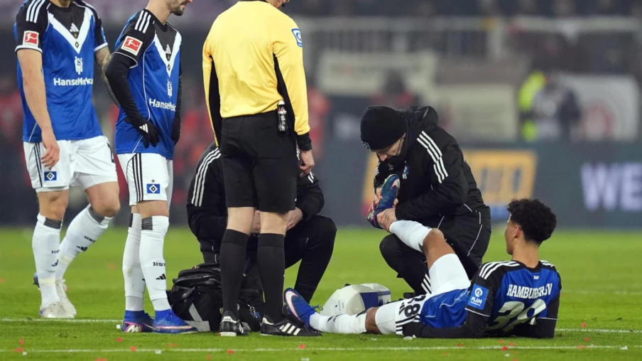 L'Ifab sanctionne les pertes de temps : touches, simulations dès 2026