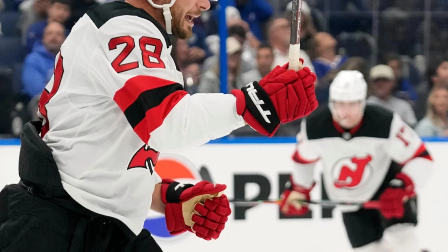 NHL: New Jersey Devils reprennent la victoire avec Meier et Hischier