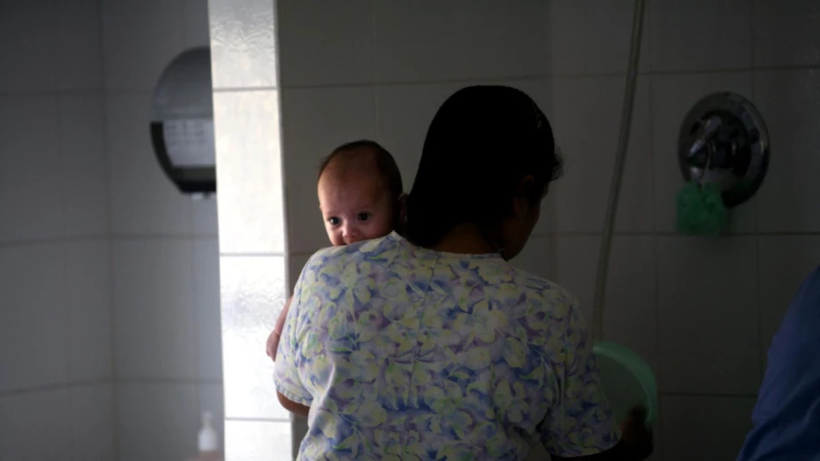 L'arrêt des adoptions internationales, une idée à abandonner