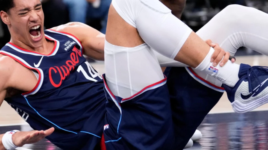 Les Clippers: 3e victoire de rang, Niederhäuser blessé au pied