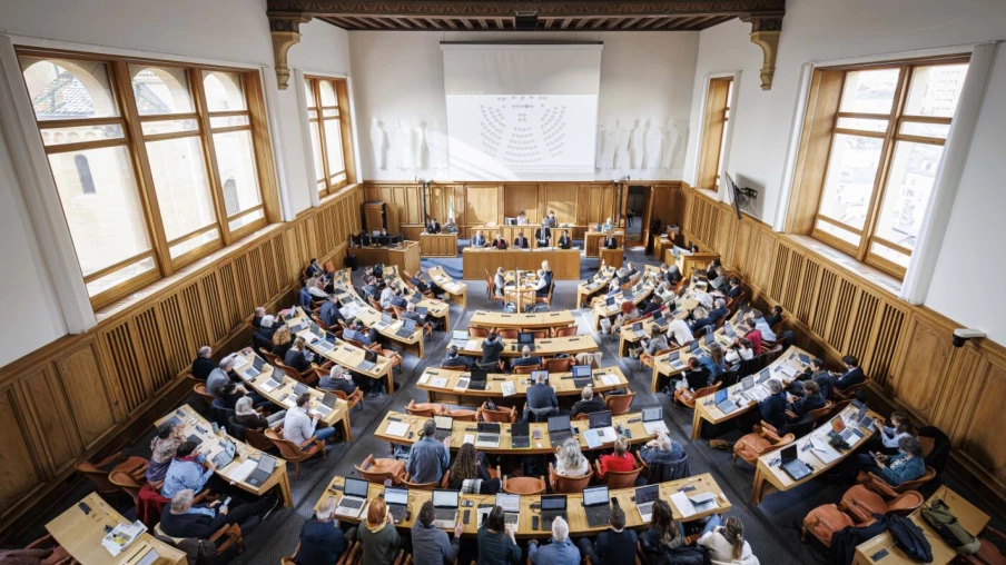 Neuchâtel: vote du 14 juin sur le droit des aînés dans la constitution