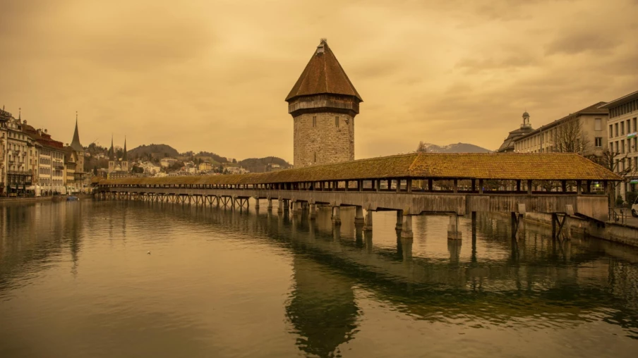 Poussières du Sahara en Suisse: visibilité réduite et ciel trouble