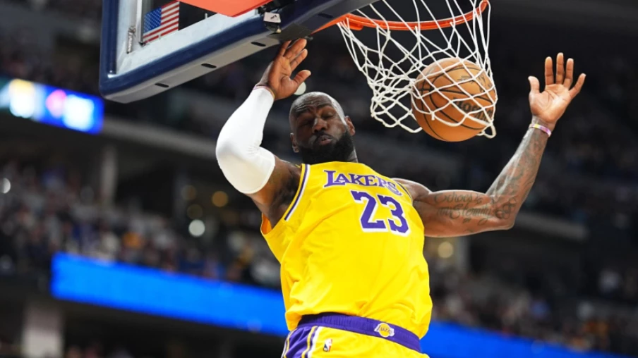 LeBron James établit le record de paniers en saison régulière NBA