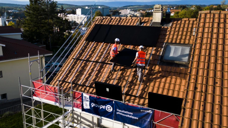Le Conseil fédéral rejette l'initiative solaire des Vert-e-s