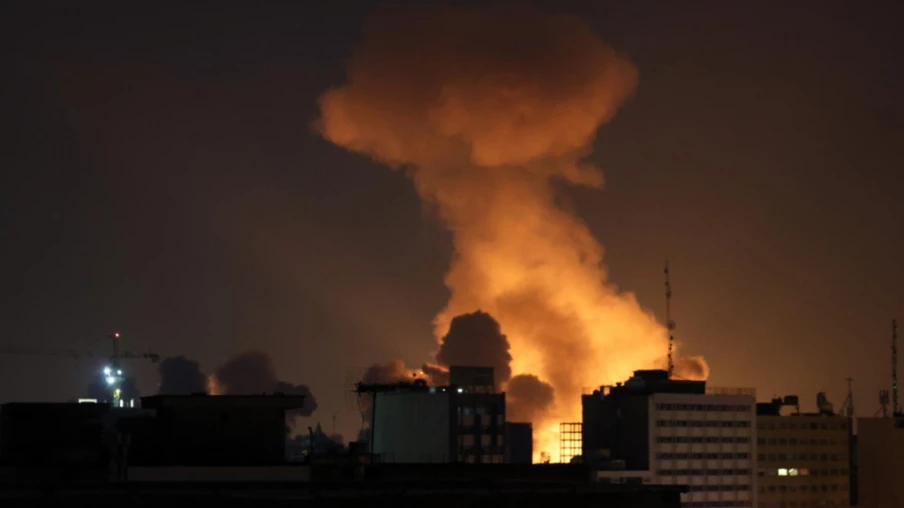 Israël lance des frappes de grande ampleur sur Téhéran, dit l'armée