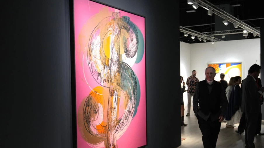 Marché mondial de l'art 2025 : légère reprise, enchères en hausse