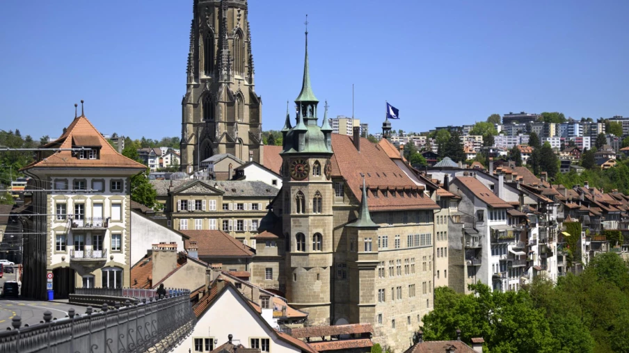 Exposition à Fribourg: art et archives dialoguent à L'Atelier