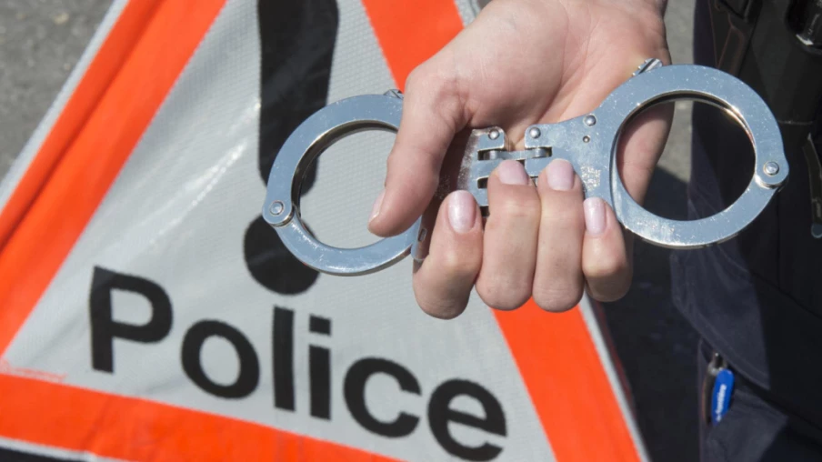 La Chaux-de-Fonds : deux gendarmes blessés par un individu violent